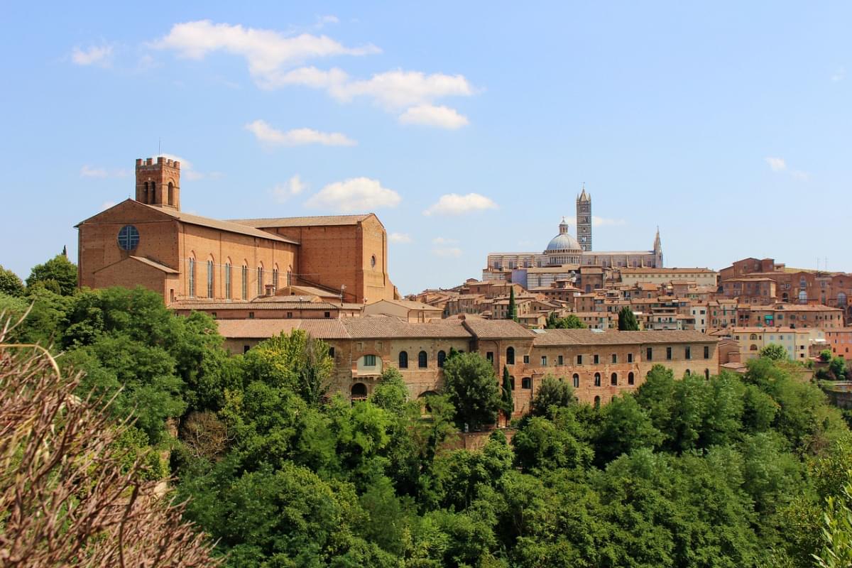 siena citta edifici citta vecchia 1