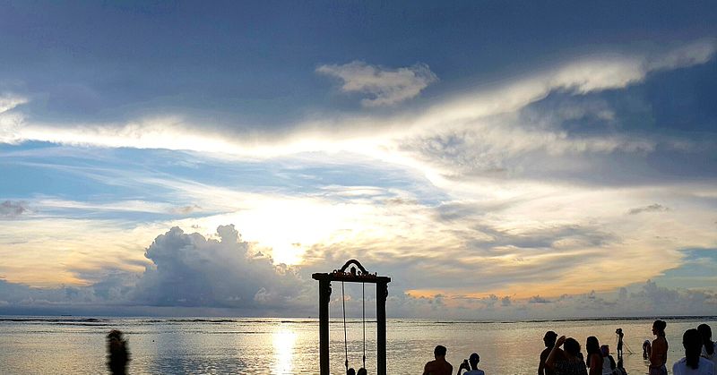 silhouette of gili trawangan iconic beach swing