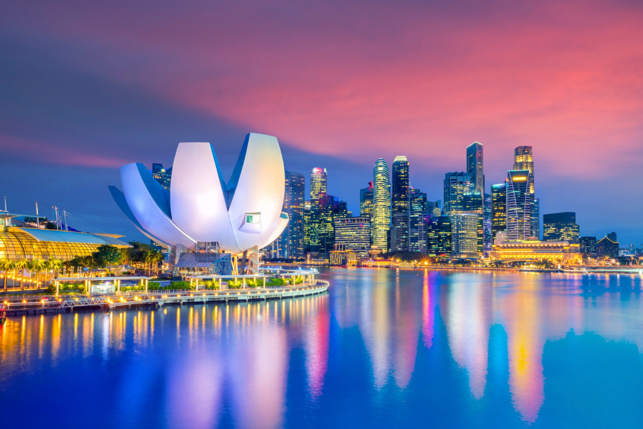 singapore downtown skyline bay area at twilight