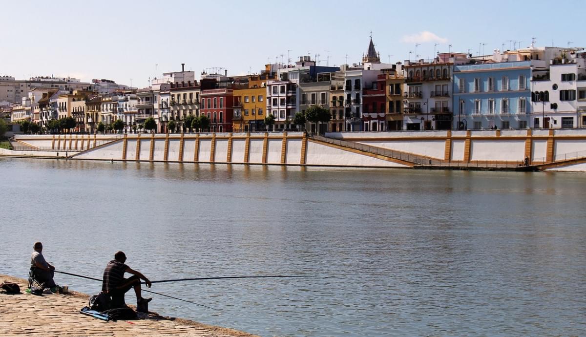 siviglia spagna fiume triana