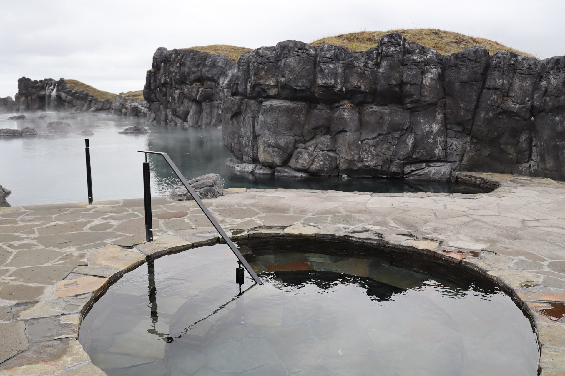 Infinity pool della Sky Lagoon con panorama sull’oceano