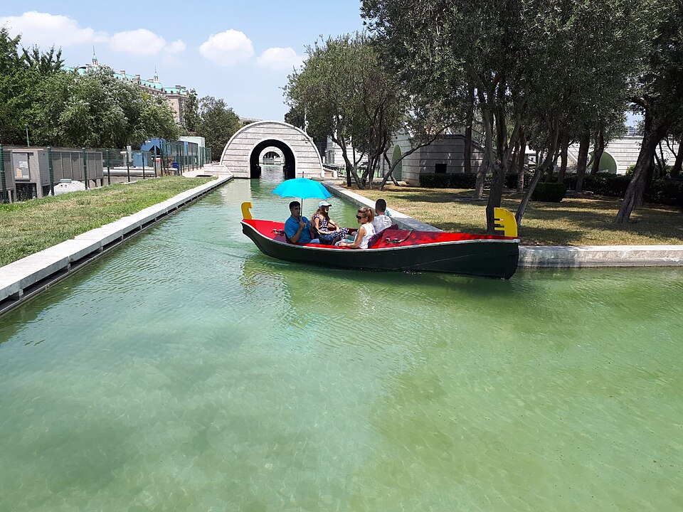 small venice baku