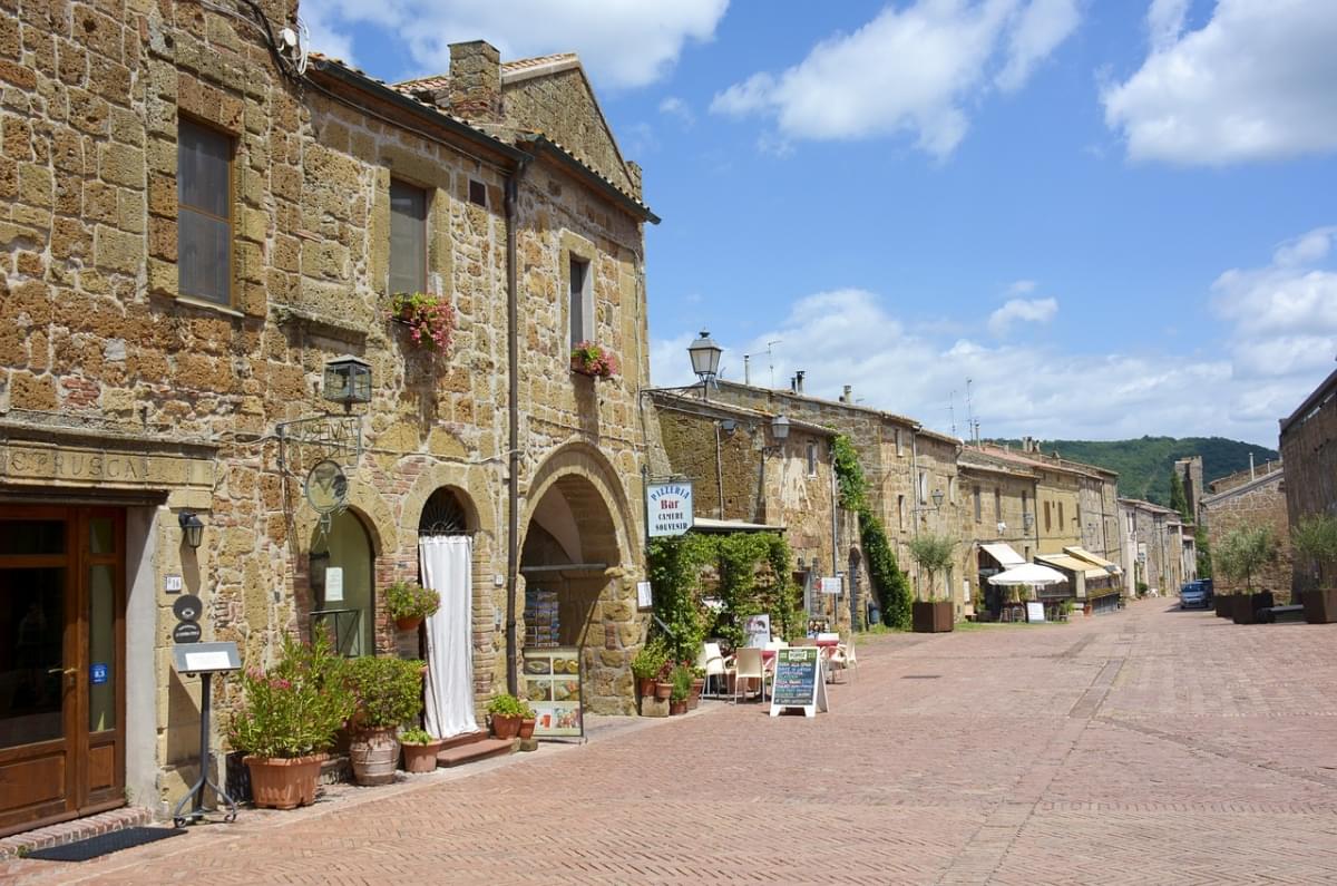 sovana tuscany italia estate citt c3 a0