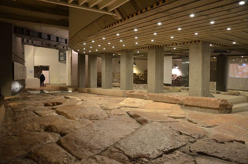 spazio archeologico sotterraneo del sas decumano minore 1