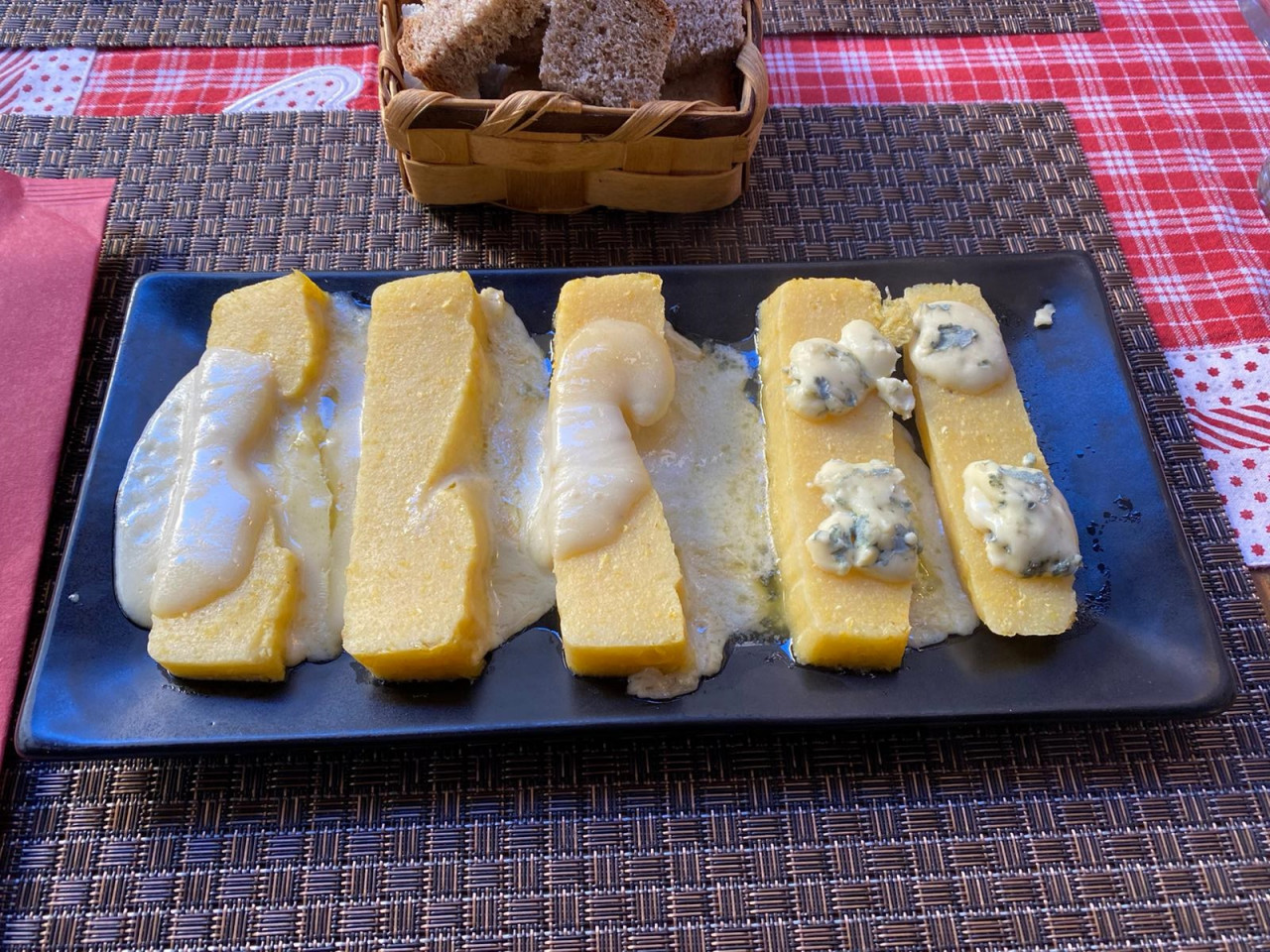 specialita polenta fontina bleau aosta