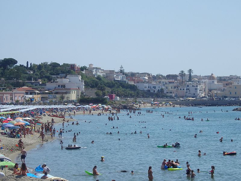 spiaggia di chiaia forio 02