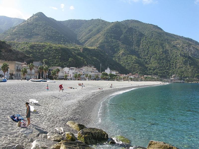 spiaggia di marina grande scilla