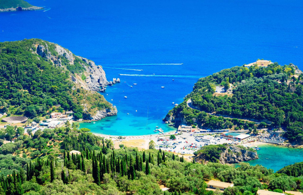 spiaggia di paleokastritsa a korfu grecia