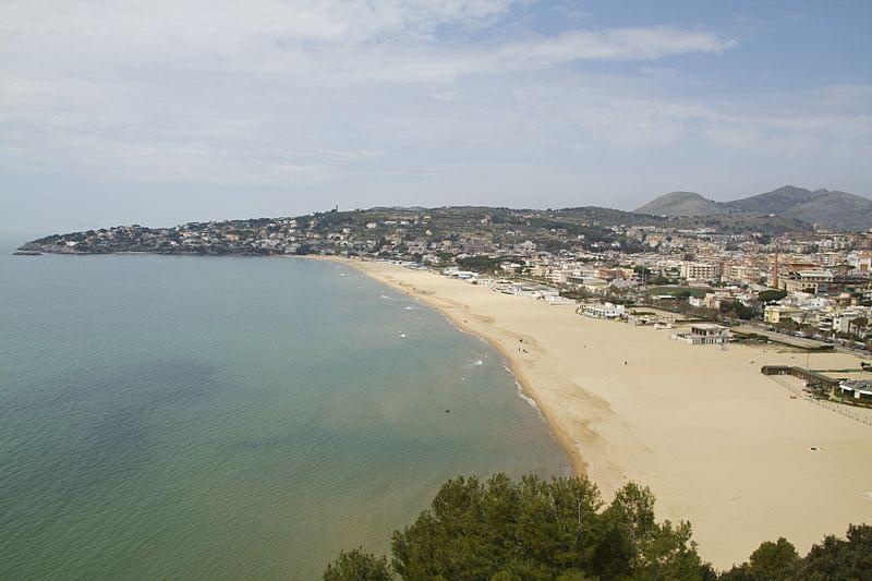 spiaggia di serapo gaeta