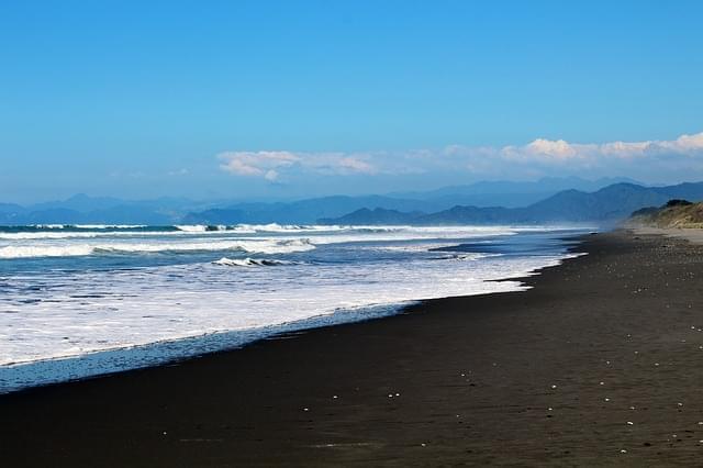 spiaggia sabbie nere vulcano