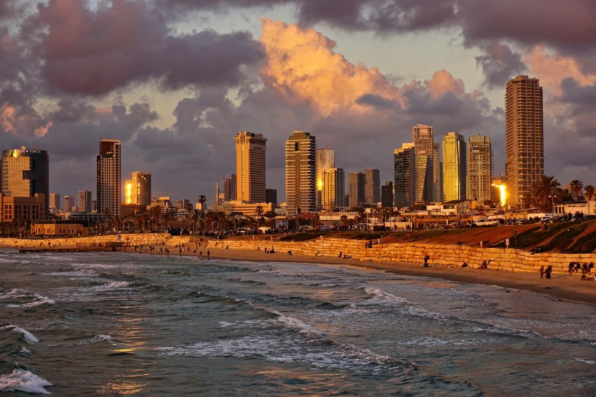 spiaggia tel aviv tramonto