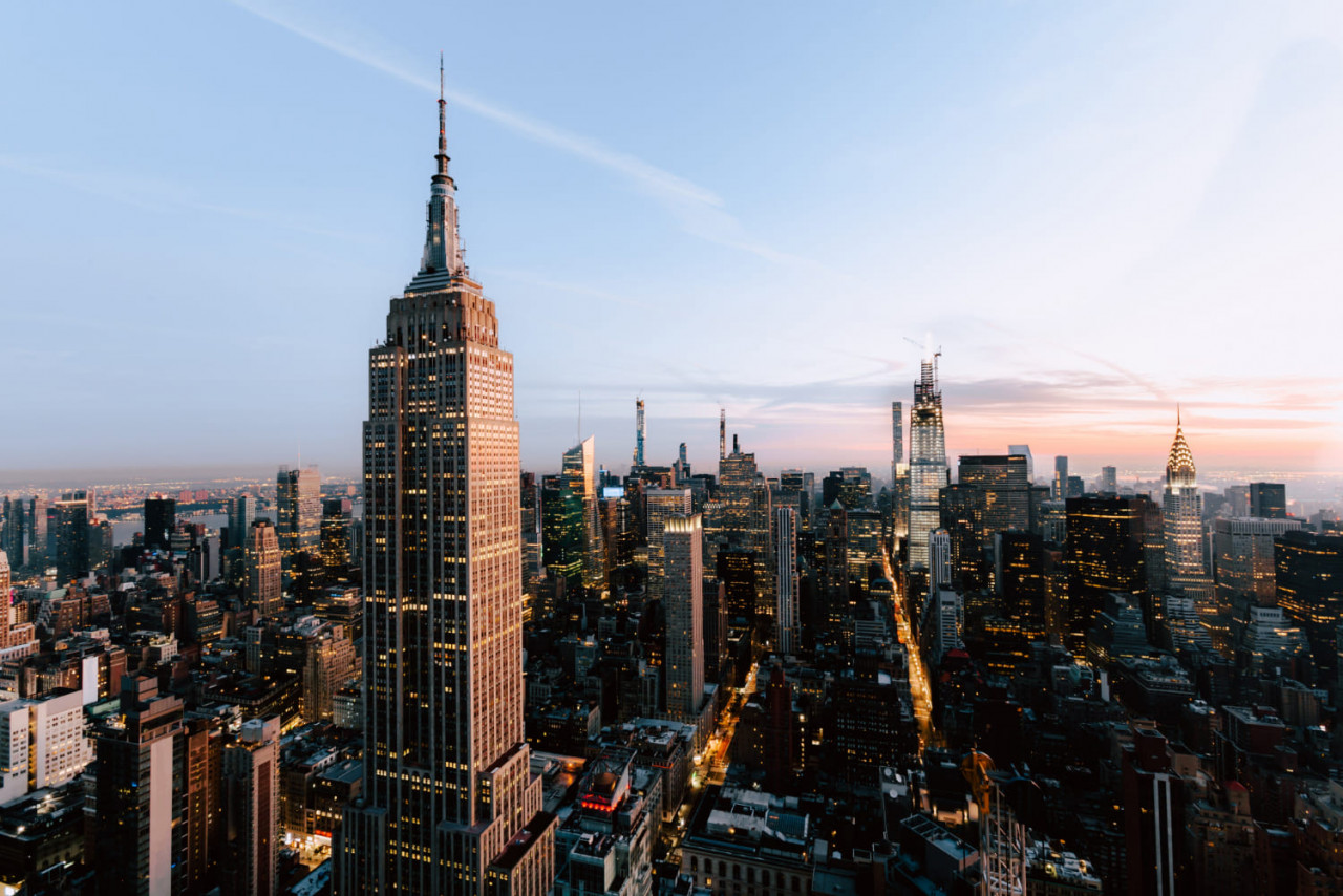 splendida vista degli stati impero e dei grattacieli di new york city