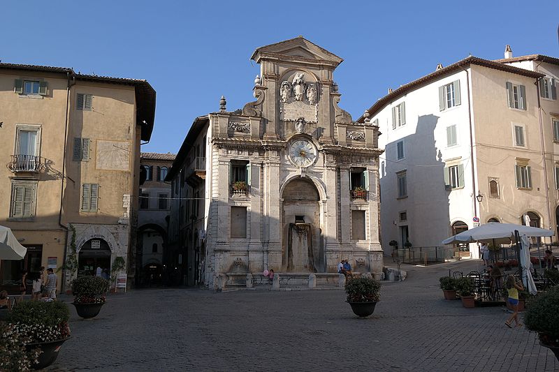 spoleto piazza del mercato