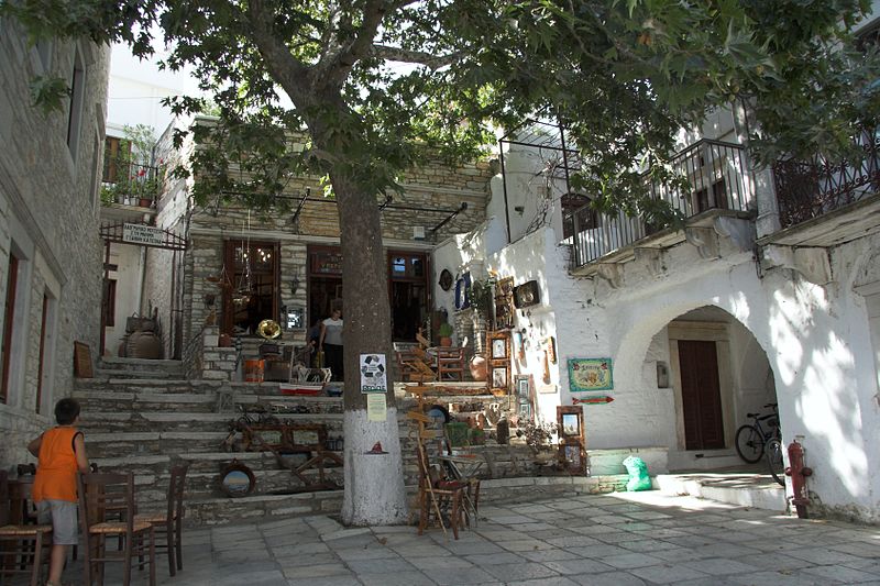 square in apeiranthos naxos 091406