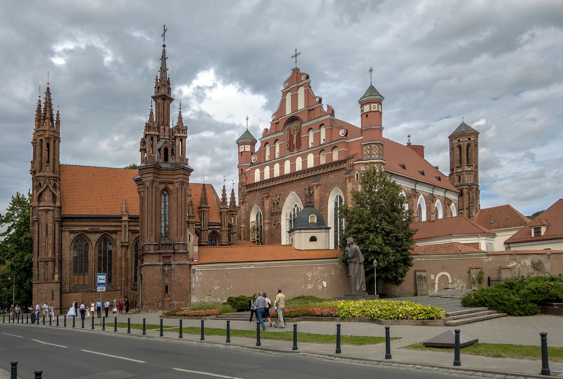 st anne s church and bernardine monastery vilnius 02 js