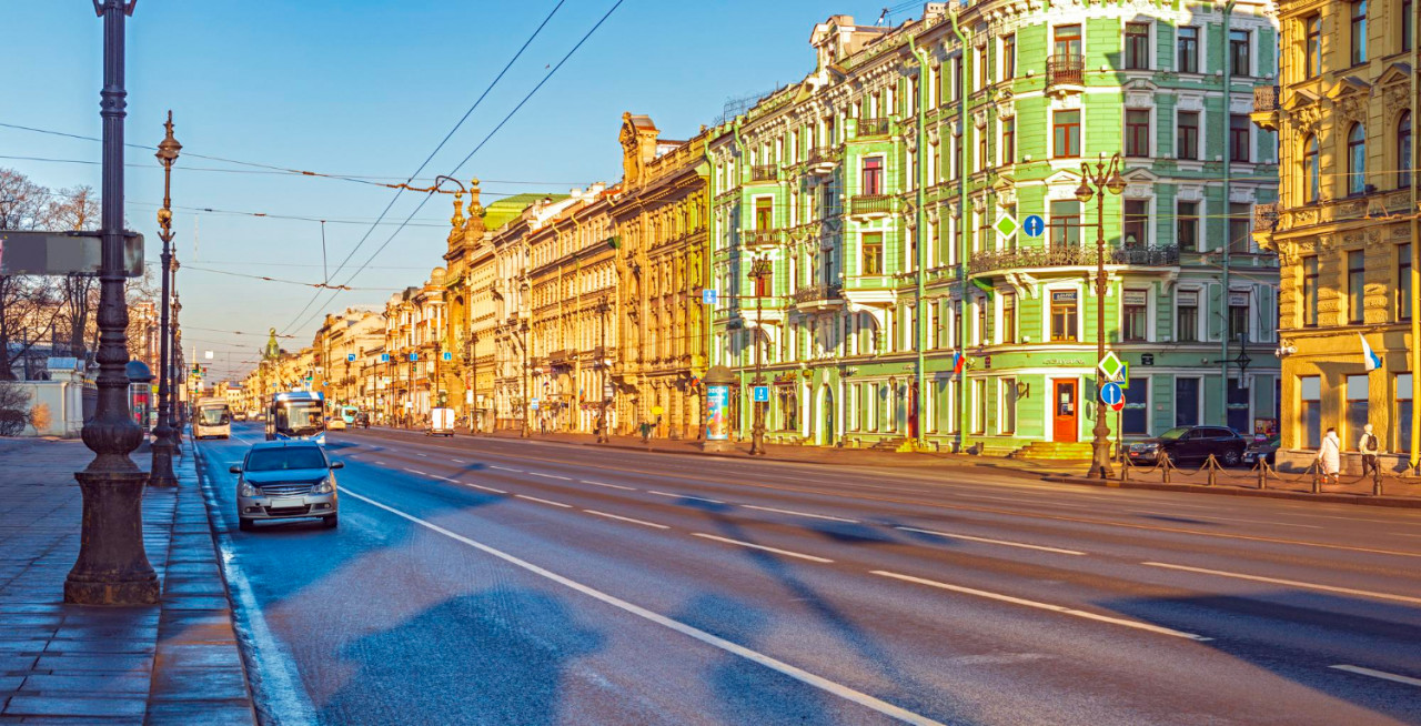 st petersburg cityscape intersection nevsky prospekt karavannaya streets 1