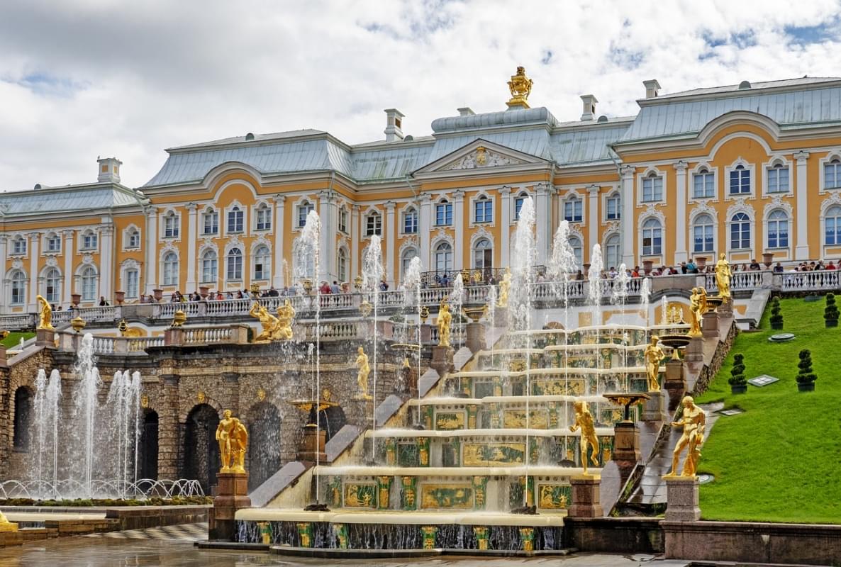 st petersburg russia peterhof