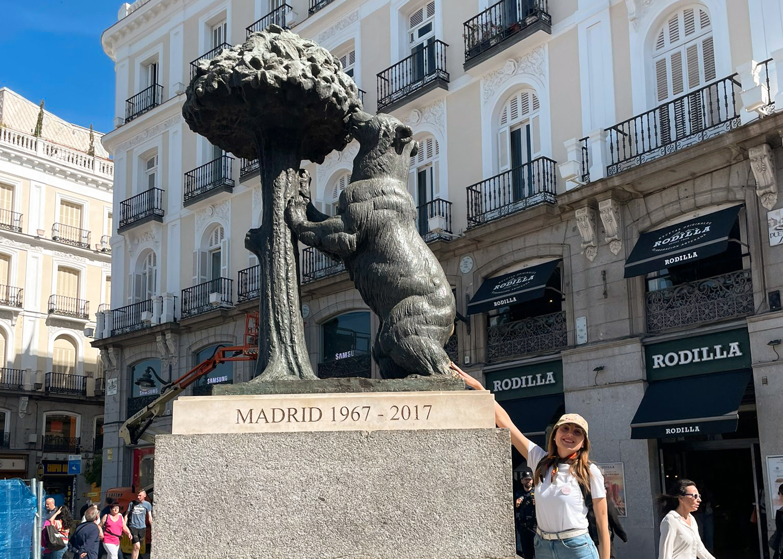 statua dell orso e del corbezzolo
