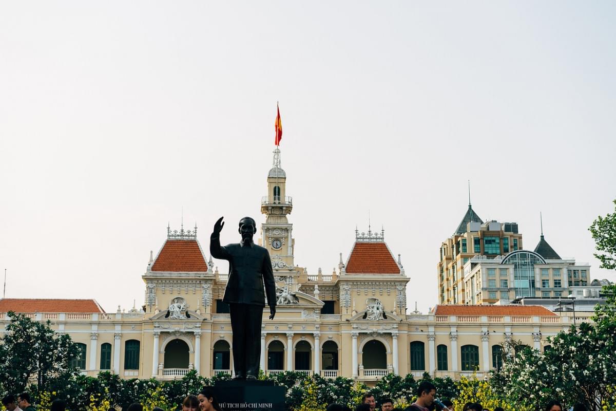 statua di ho chi minh statua