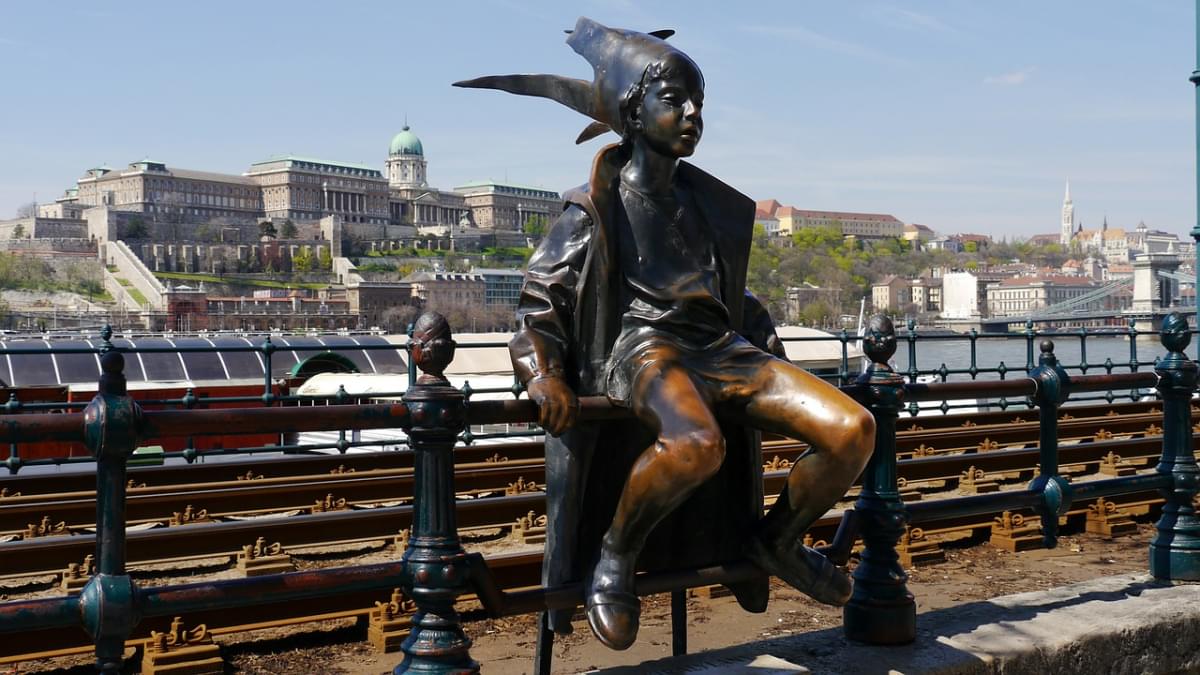 statua statua di strada budapest
