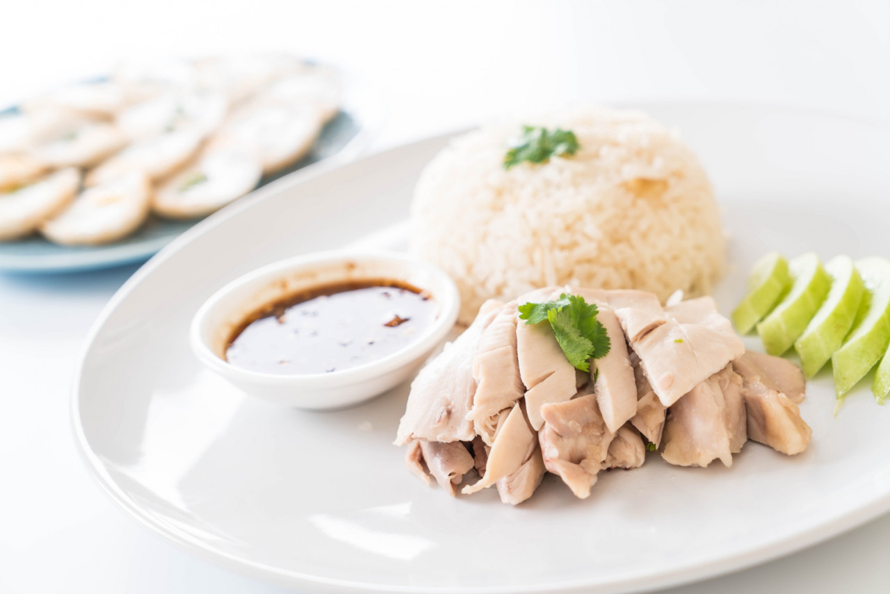steamed chicken with rice