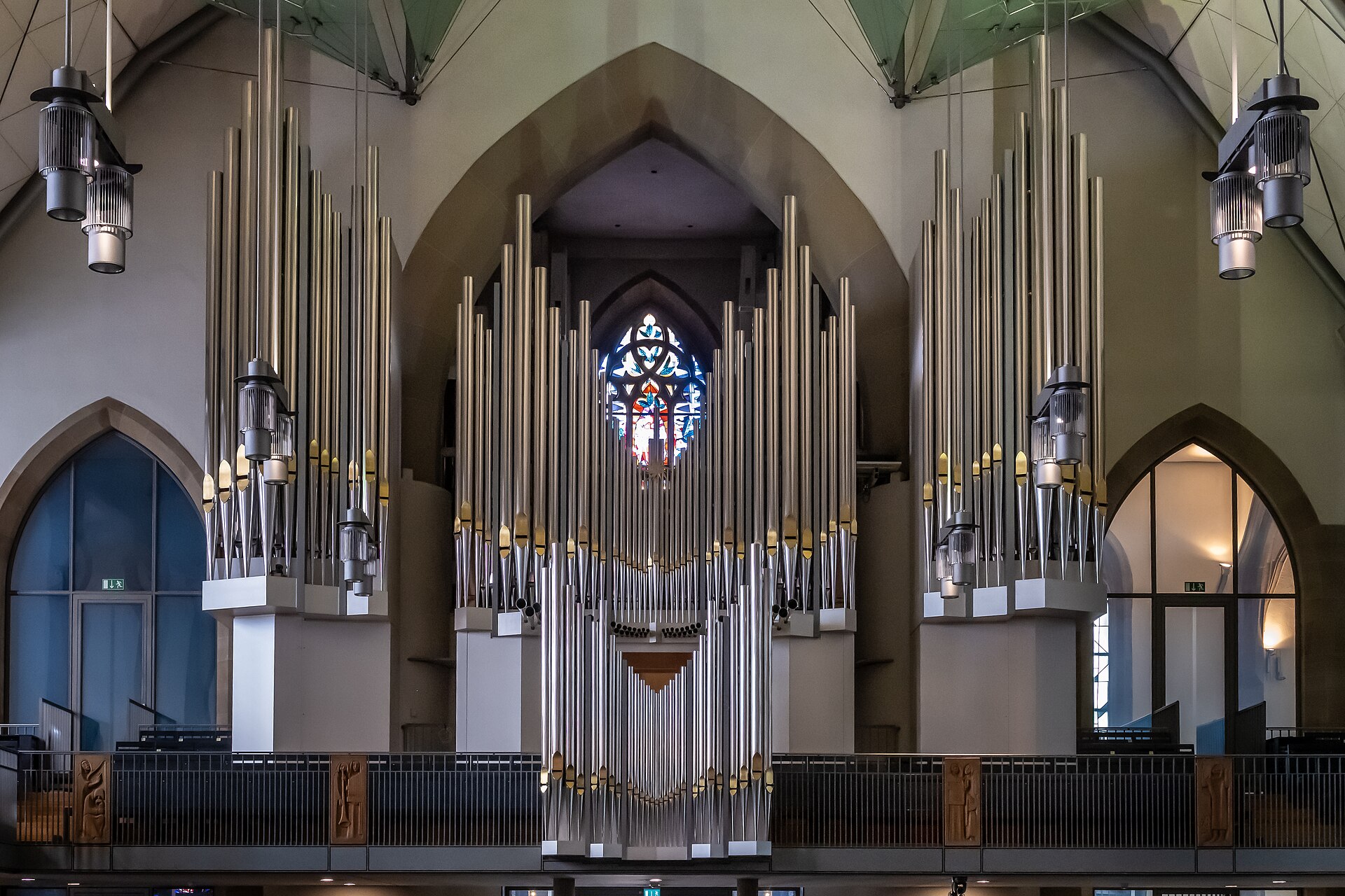 Organo Collegiata Santa Croce Stoccarda: monumento religioso storico