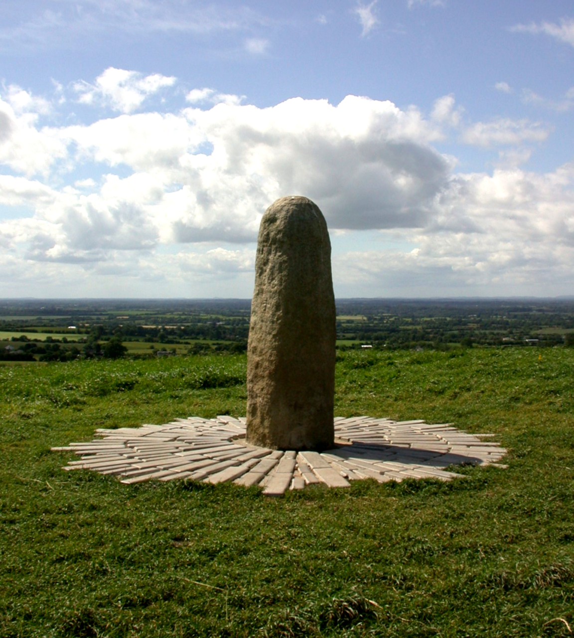 stone of destiny hill of tara
