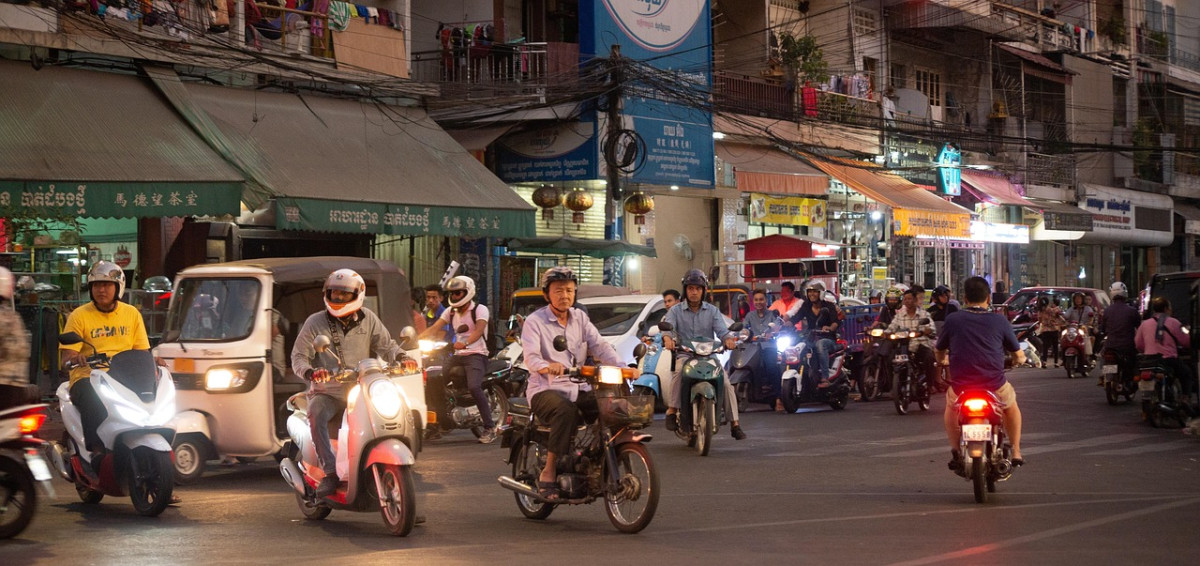 strada scooter cambogia ciclomotore