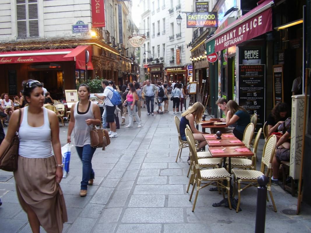 strada tipica quartir latino parigi 1