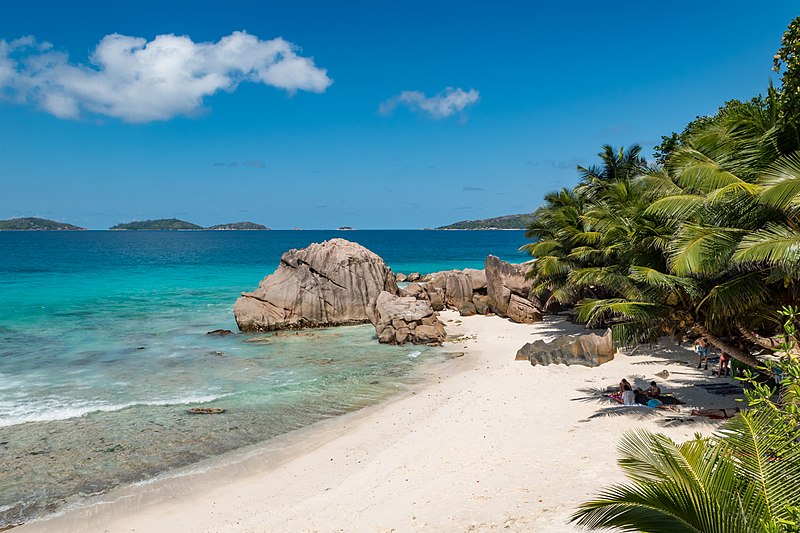 strand anse patates cocos auf der insel la digue seychellen