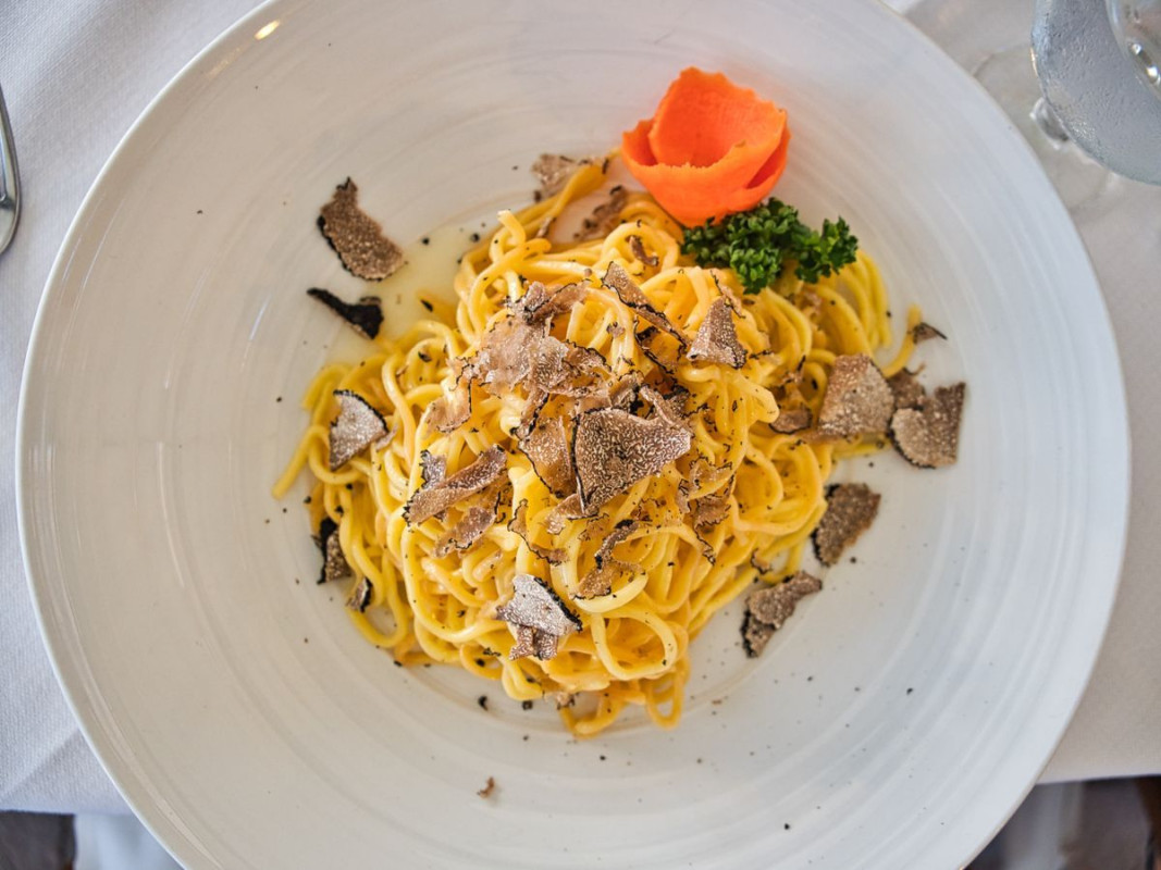 strangozzi tartufo todi - foto di pixelme stock photography
