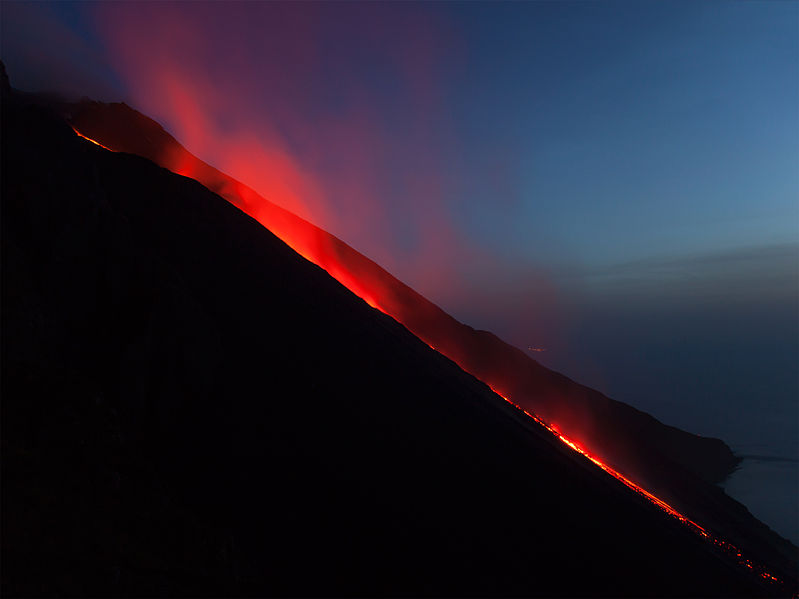 stromboli sciara del fuoco in september 2014