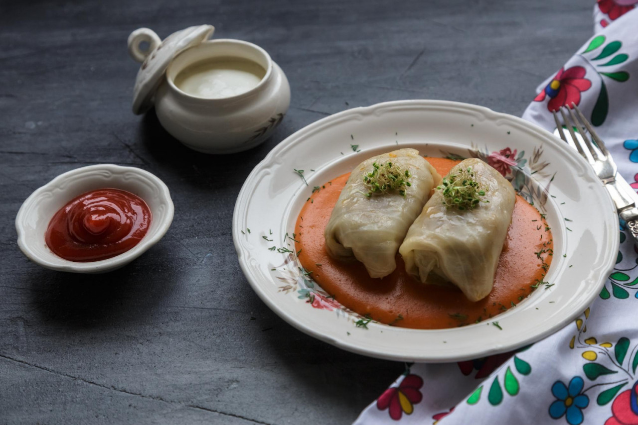 stuffed cabbage leaves with minced meat rice tomato sauce