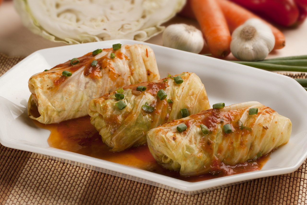 stuffed cabbage rolls with rice meat tomato sauce 1