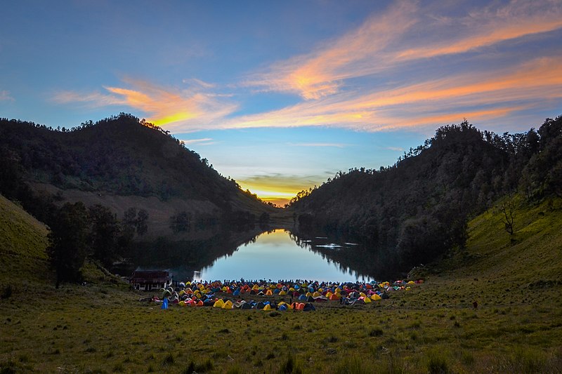 sunrise at ranu kumbolo