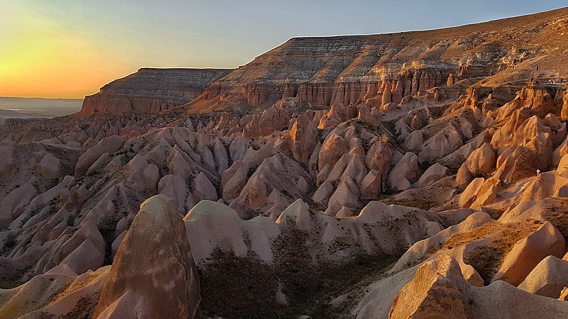 sunset from kızılcukur valley in goreme national park