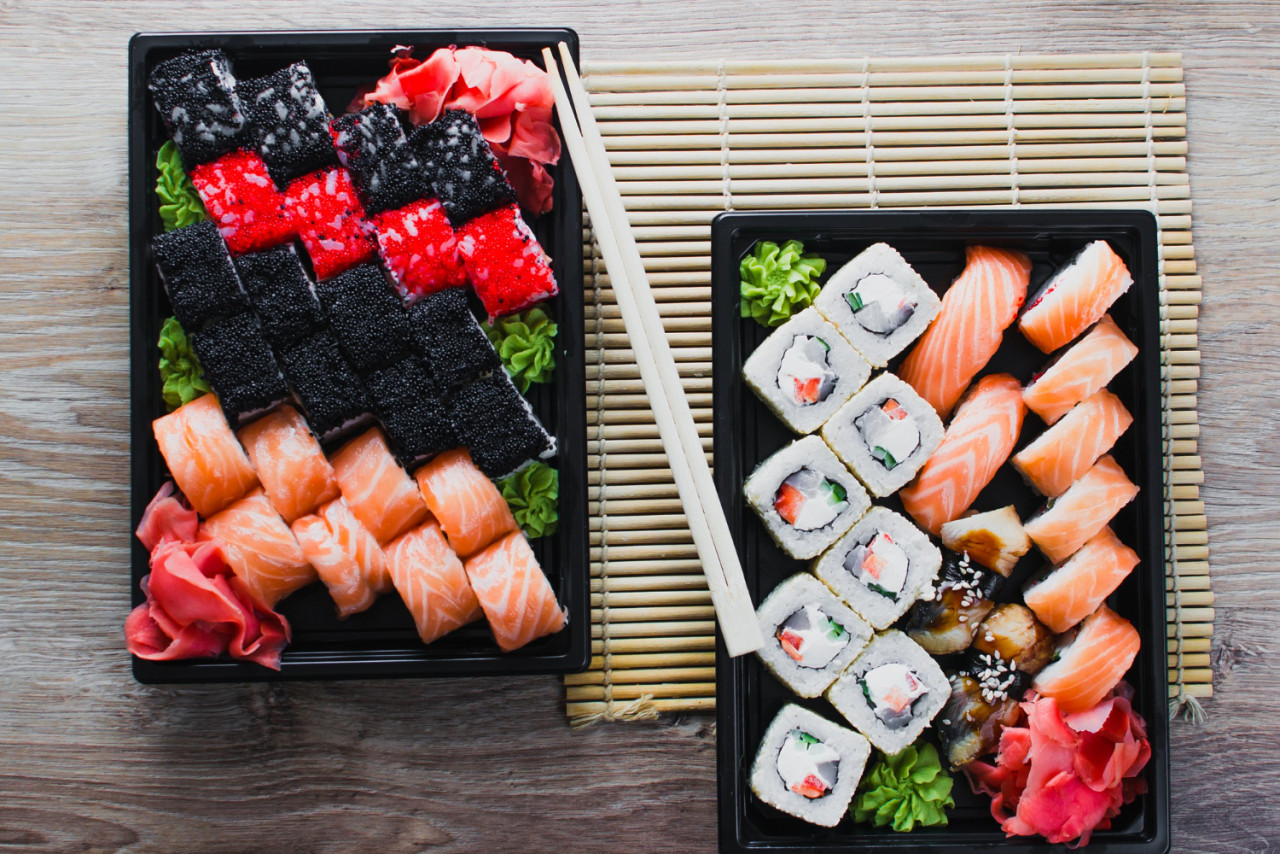sushi table delivery package ordered sushi roll 1