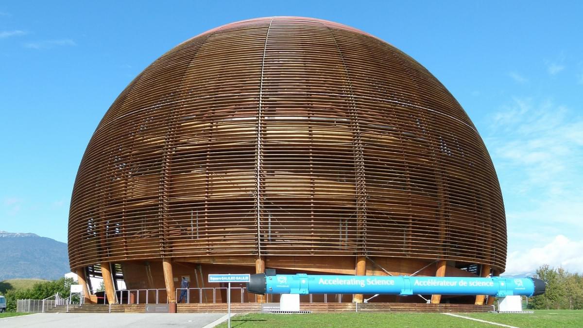 svizzera cielo nuvole cern