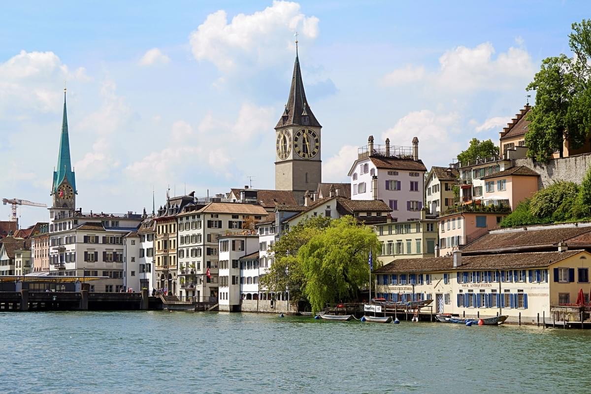 svizzera zurigo fiume limmat