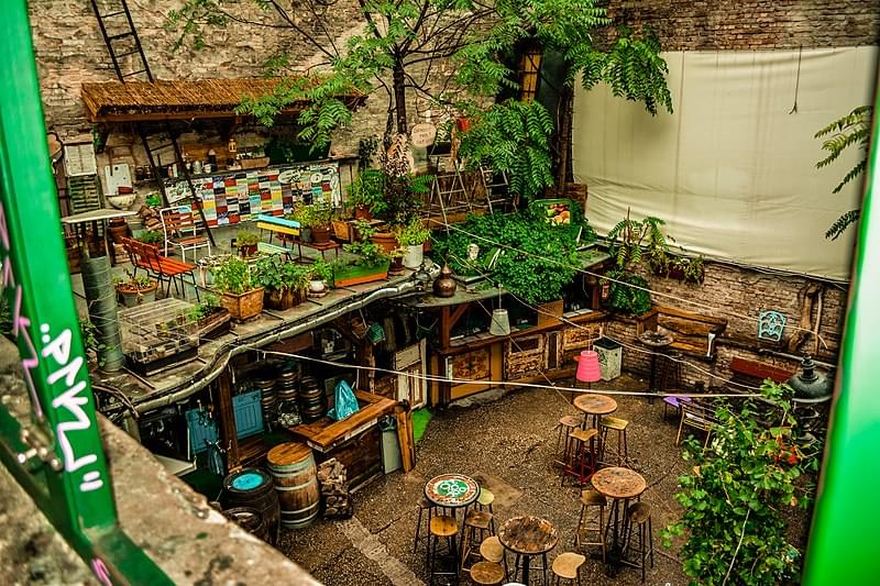 szimpla kert open air theater 1