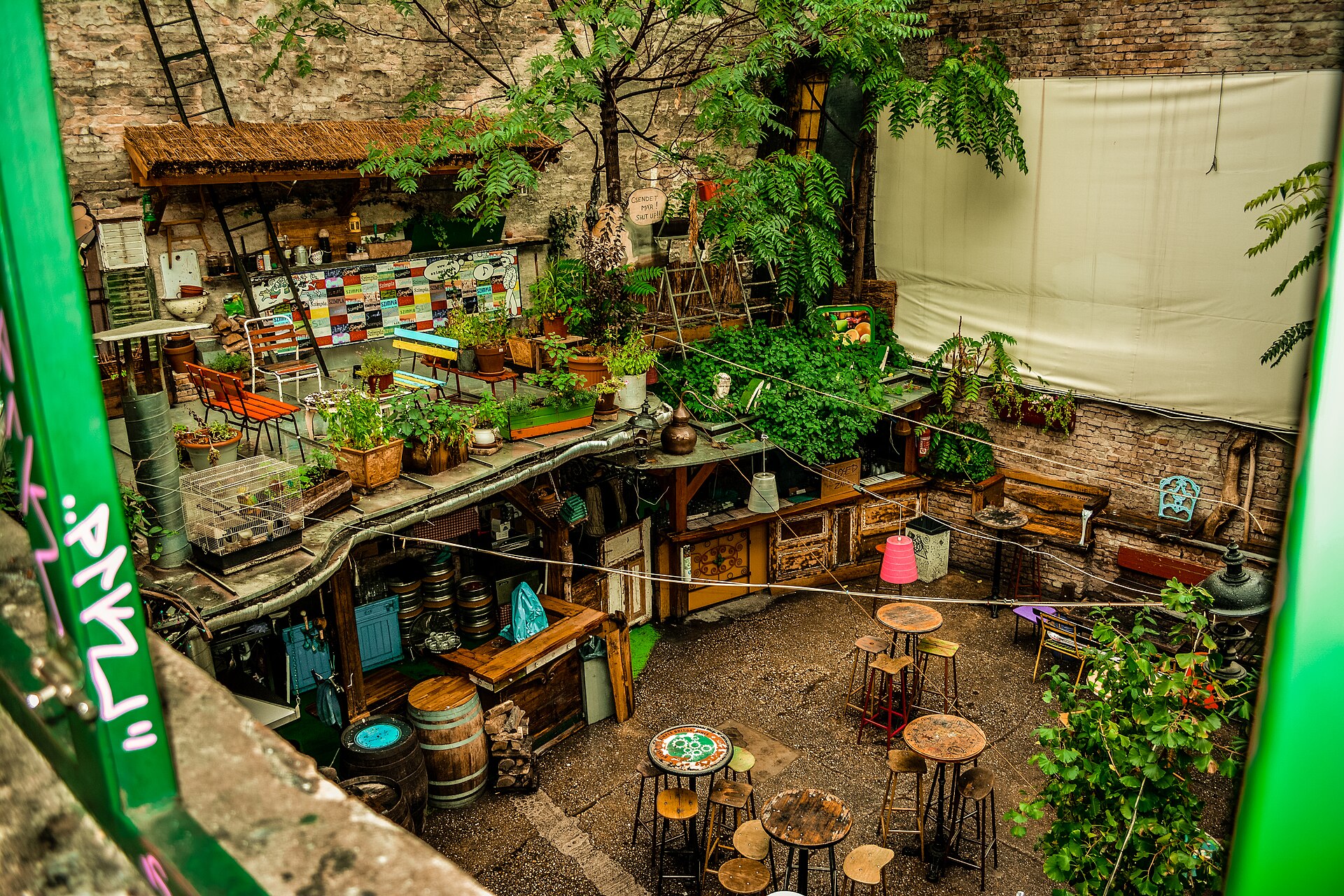 szimplakertopen airtheater