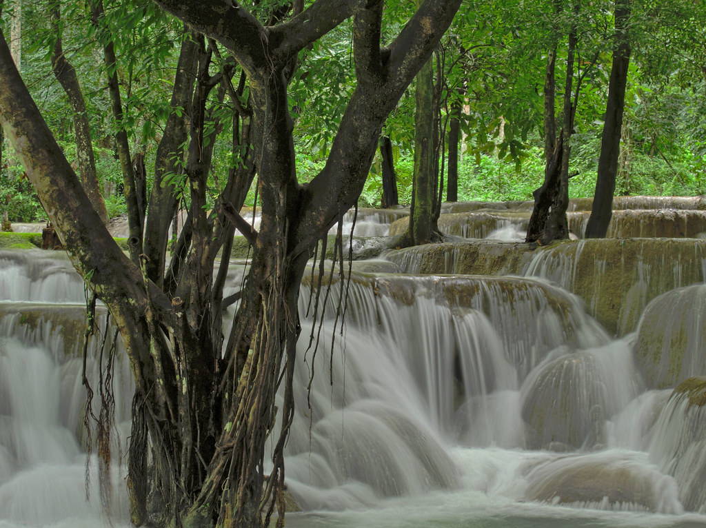 tad sae waterfalls