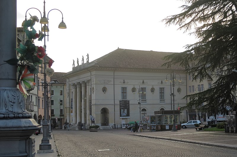 teatro comunale di belluno vista da ovest