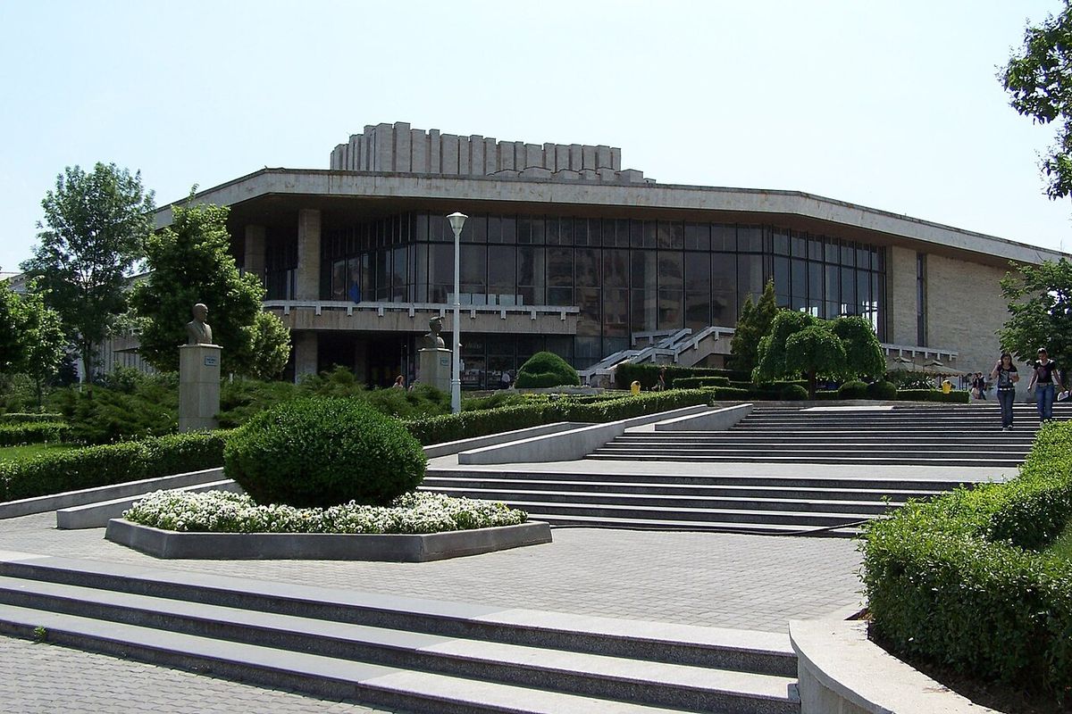 teatrul national marin sorescu craiova - foto di mvelam