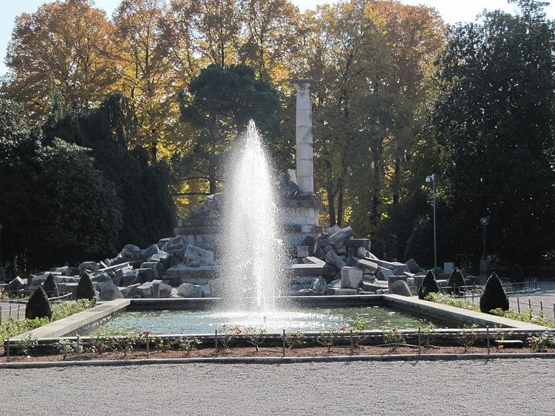 /foto/tempietto circolare parco della rimembranza gorizia fontana