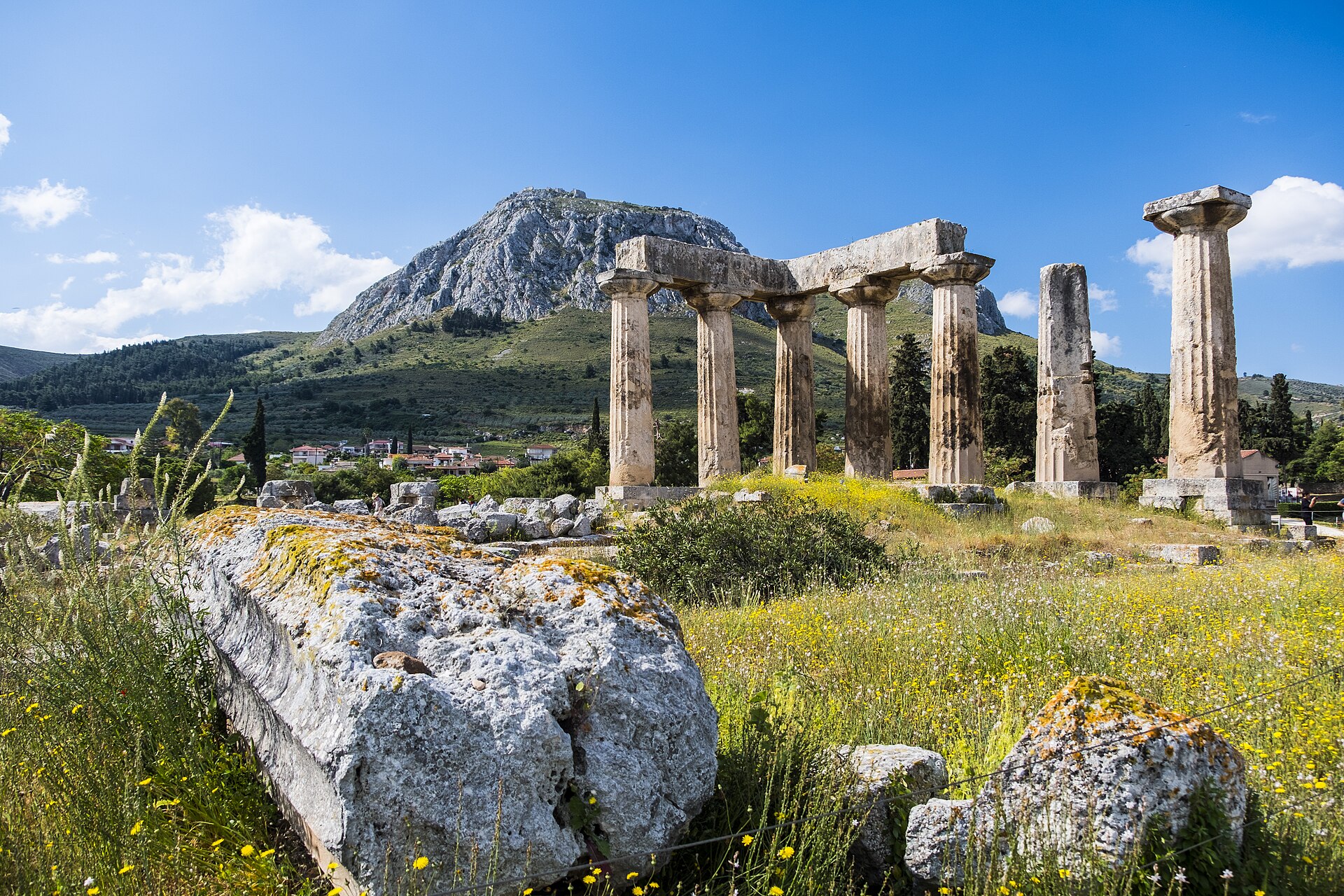 tempio di apollo e acrocorinto