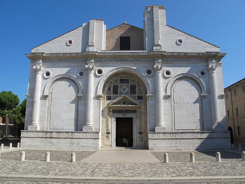 tempio malatestiano esterno 04 1