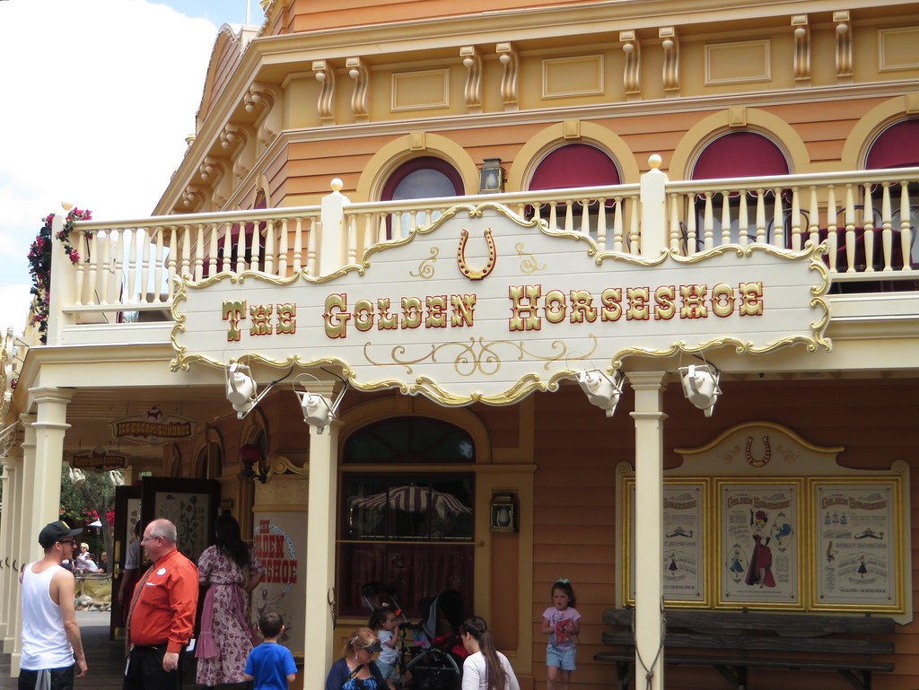 the golden horseshoe frontierland disneyland anaheim california
