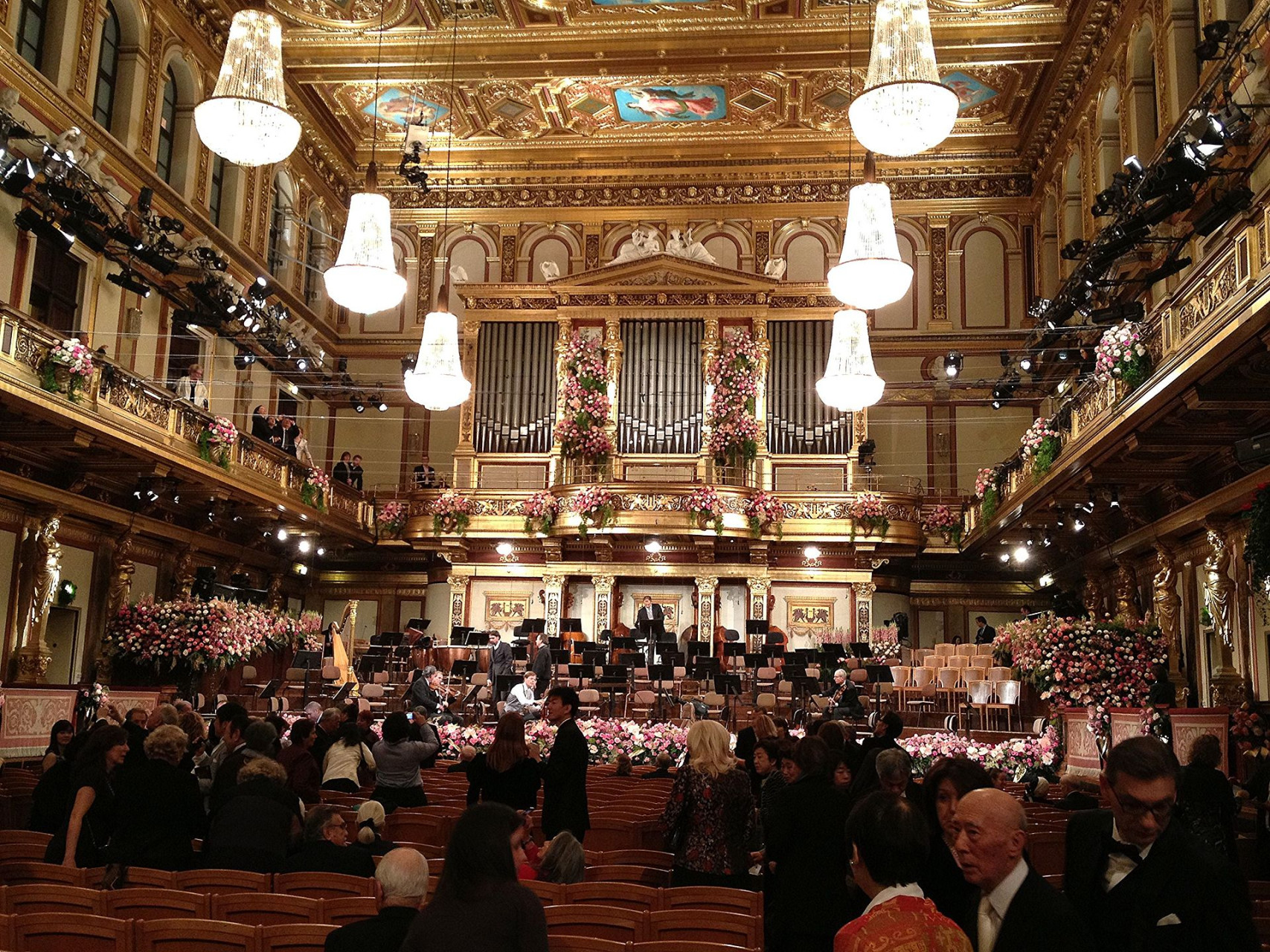 thenewyearseveconcert2013atthewienermusikverein 8336457177