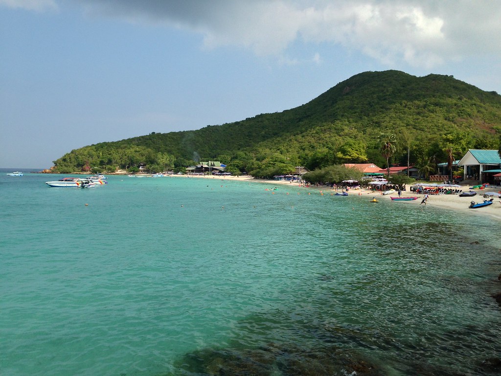 tien beach koh larn pattaya